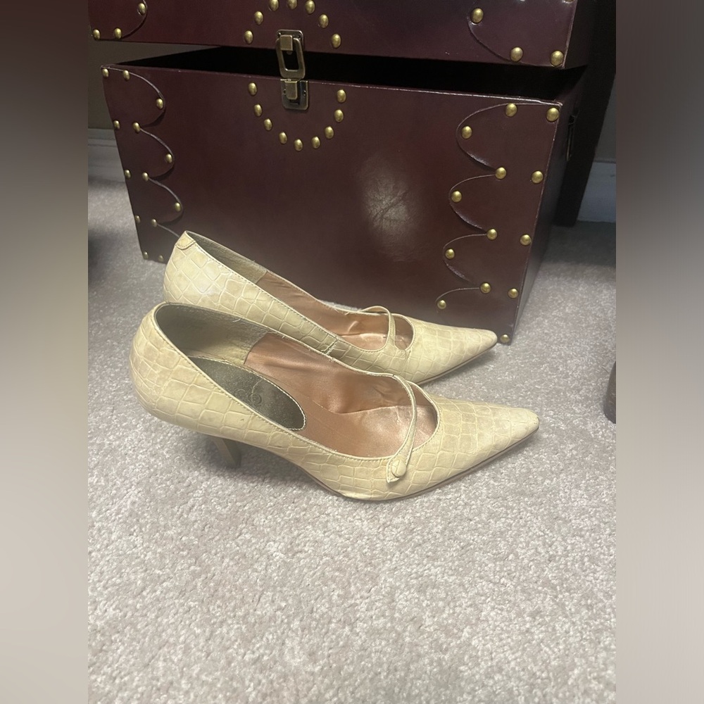 Women’s Shoes Size 9
